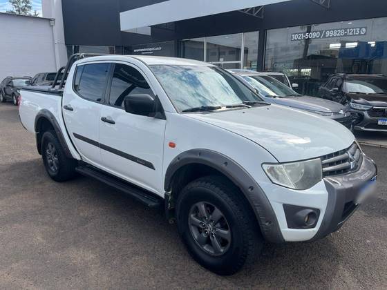 MITSUBISHI L200 TRITON 3.2 HPE 4X4 CD 16V TURBO INTERCOOLER DIESEL 4P MANUAL